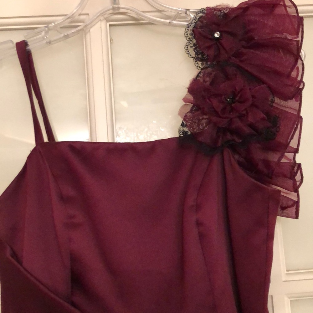Burgandy silk gown! - Picture 2 of 4